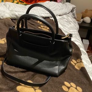 Crossbody with removeable strap